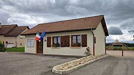 The town hall in Val-de-Roulans