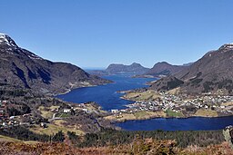 Vatne, Vatnefjorden och Vatnevatnet