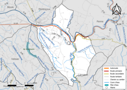 Carte en couleur présentant le réseau hydrographique de la commune