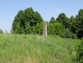 Манумэнт у в. Камаровічы