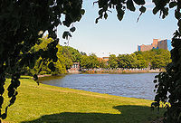 Doorkijkje in het Stadspark, met o.a. het Stadsparkpaviljoen (2008)