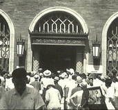 1940年代的银行正门，雨棚上有“The Central Bank of China”（中央银行）字样