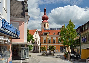 Blick auf den Hauptplatz von Anger