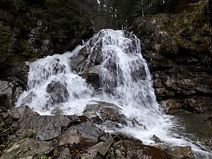 Водоспад навесні