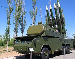 A Buk M2 rendszer szállító-indító járműve (9A317 kódú)