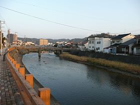 浜田市内を流れる浜田川（2010年12月23日撮影）