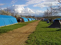 Tentes d'hébergement de la communauté religieuse de Taizé.