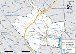 Carte en couleur présentant le réseau hydrographique de la commune