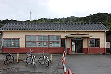 Nishi-Toyama Station 2020.jpg