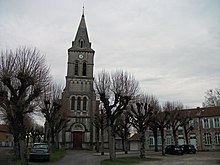 Bussières-et-Pruns église 2016-03-01.JPG