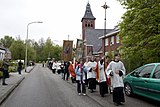 Het opstellen van een processie van Wehe-den Hoorn naar de Bedroefde Moeder van Warfhuizen