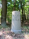 Meilenstein „X Meilen bis Berlin“, zwischen den Abzweigen nach Gersdorf und Reichwalde