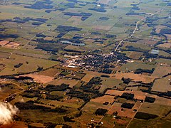 Insularisation des boisements, avec reliques de corridors biologiques (Akron, Indiana, États-Unis)