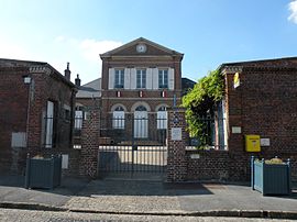 The town hall in Allonne