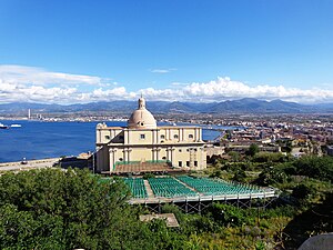 Il "Duomo antico" e panorama sul Golfo di Milazzo.