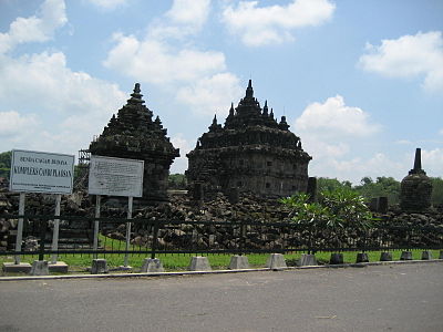 Kompleks Candi Plaosan Lor sané wénten ring sebelah timur-laut saking candi Prambanan