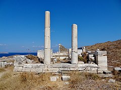 Ruines du temple d'Héra (fi) à Délos.