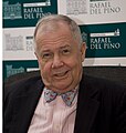 Jim Rogers memakai bow tie pada 2010