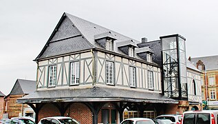 L'arrière de la mairie.