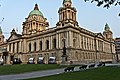 L'hôtel de ville de Belfast, rénové en 2009, il remplace une ancienne bibliothèque.