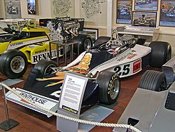 Guy Edwardsin kauden 1976 Hesketh 308D.