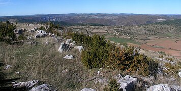 Le village vu depuis l'enceinte protohistorique du Tourelle.