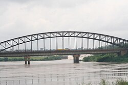 Мост через Санагу в городе Эдеа