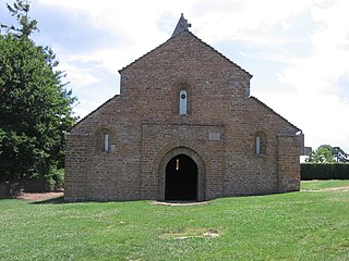 L'église Saint-Pierre de Brancion.