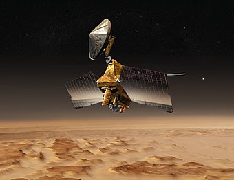 Ilustración de la sonda Mars Reconnaissance Orbiter, equipada con paneles solares, en la órbita de Marte.