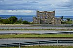 Brahehus med E4:an i förgrunden och Vättern i bakgrunden.