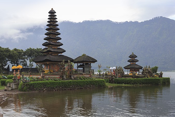 Pura Ulun Danu Bratan (created by Cccefalon; nominated by Yogwi21)