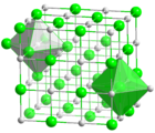 Modèle boules-bâtonnets de la coordinence de Na et de Cl dans NaCl. La majorité des halogénures de métaux alcalins adoptent cette structure.