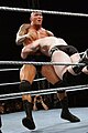 اورتن در حال زدن Rope hung DDT به Sheamus