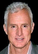 John Slattery dans le rôle de Fred Schlafly.