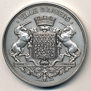 Medal of the city with its blazon, 53 millimetres (2.1 in), signed Dantzell 1862.