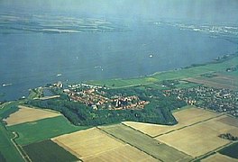 Le Rhin à Willemstad, non loin de son embouchure.