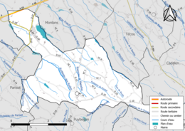 Carte en couleur présentant le réseau hydrographique de la commune