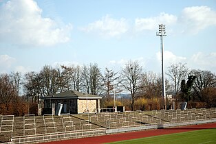 Tribüne mit Laufbahn