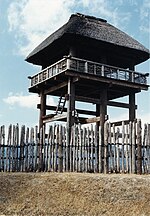 Structure sur-élevée de la période Yayoi (tour de guet?), à Yoshinogari.