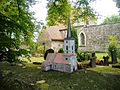 Modell 1:100 und Kirche Birkholz im Hintergrund