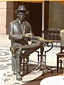 Estátua de Fernando Pessoa na Brasileira do Chiado, de Lagoa Henriques