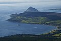 Le ferry MV Caledonian Isles, au large de Brodick, vu depuis le sommet du Goat Fell.