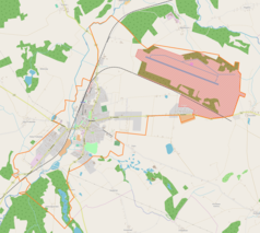 Mapa konturowa Świdwina, blisko centrum na prawo u góry znajduje się punkt z opisem „21 Baza Lotnictwa Taktycznego”