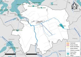 Carte en couleur présentant le réseau hydrographique de la commune