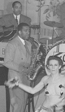 Boyd Atkins dum prezentado je South Side Cabaret je Ĉikago en 1941