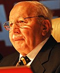 Millî Görüş lideri Necmettin Erbakan (sol) ve Saadet Partisi ilk genel başkanı Recai Kutan (sağ)