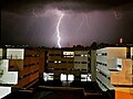 Vue panoramique de l'internat de l'école durant une nuit