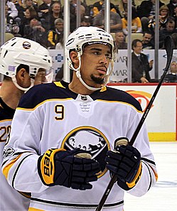 Evander Kane Buffalo Sabresin paidassa vuonna 2017.