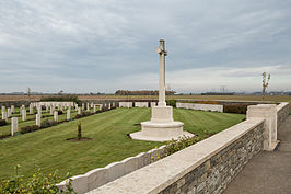 Overzicht met Cross of Sacrifice