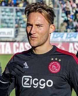 Gudelj bij Ajax in 2016.